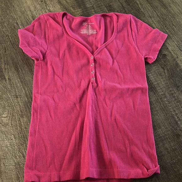 Cute Pink Top Size Medium - Picture 1 of 2